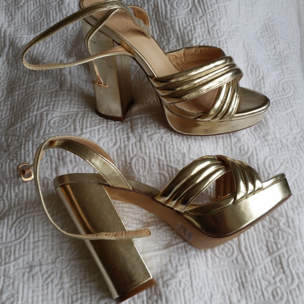 Hot! Gold  block strappy heels party ready NYE